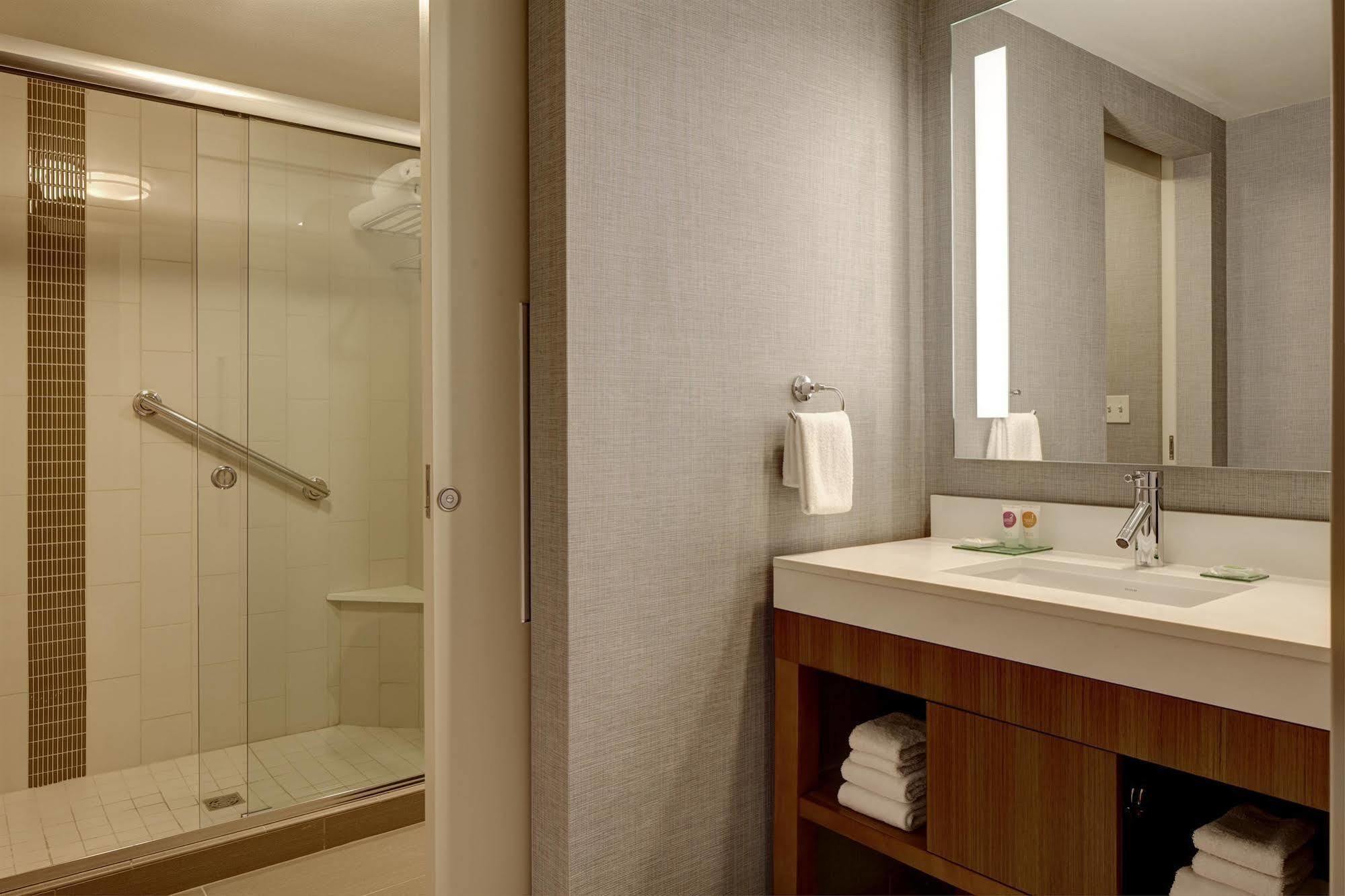 Hyatt Place Columbus Bagian luar foto